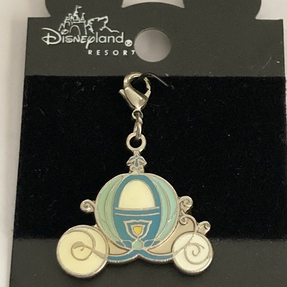 Vintage Disney Cinderella Carriage Charm Clip On for Bracelet Zipper Pull Purse - Picture 2 of 10
